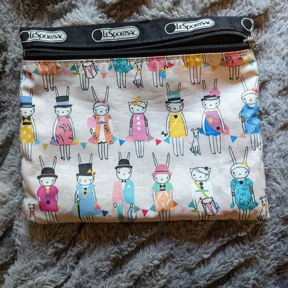 LeSportsac Crossbody Bag with pouch - Picture 5 of 5